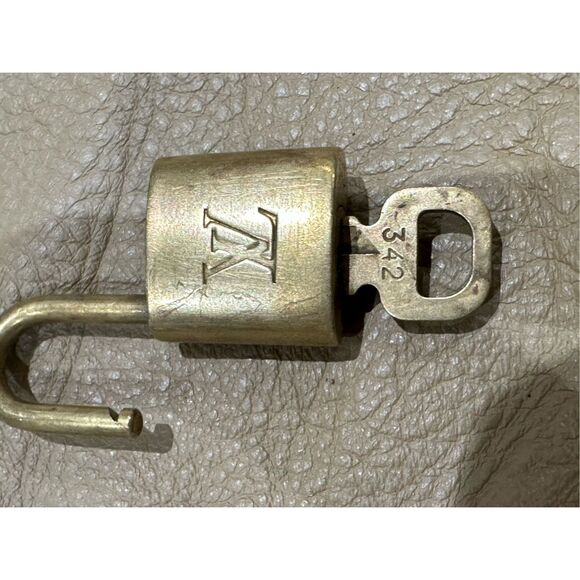 Louis Vuitton Vintage Brass PadLock & Key Lock & Key Authentic #342 - Picture 4 of 4
